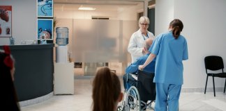 Jak technologia zmienia całodobową opiekę medyczną dla seniorów: teleopieka, monitoring i inteligentne rozwiązania w domu kaśmin - zakład opieki - Michalina.jpg